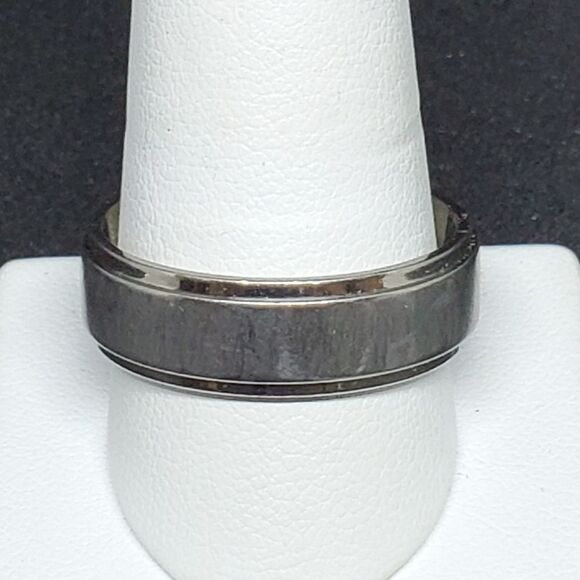 Hou Titanium Silver Tone Ring - Picture 1 of 7